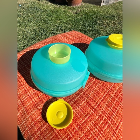 4PC NEW TUPPERWARE 2 ROUND KEEPERS 2 SMIDGETS SANDWICH BAGEL SALAD SNACKS CEREAL - Picture 4 of 5